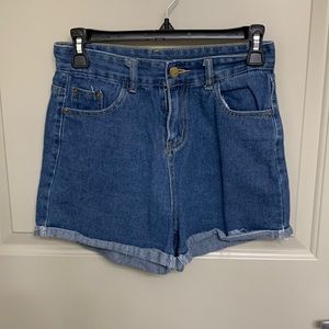 Jeans Short. Size M
